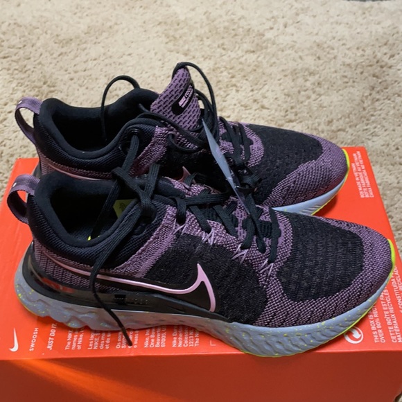 Nike React Infinity Running Shoes Size 6.5 w/ Tag - Picture 2 of 3